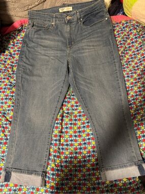 Levi Strauss & Co Signature Gold Capris Jeans size 10